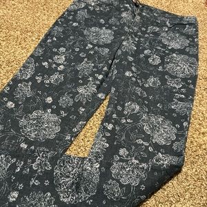 Lee Classic Fit floral dark wash straight leg jeans (14M, 31”) EUC!